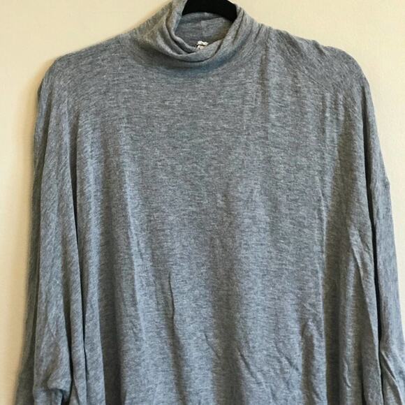 We The Free M gray turtleneck tunic top - Picture 2 of 9